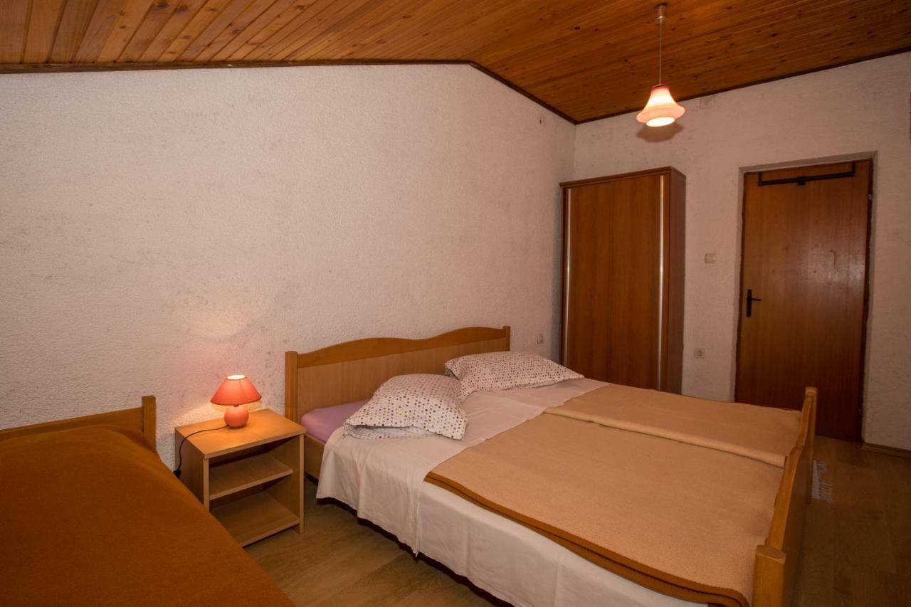 Apartments Renata Kampor Екстериор снимка