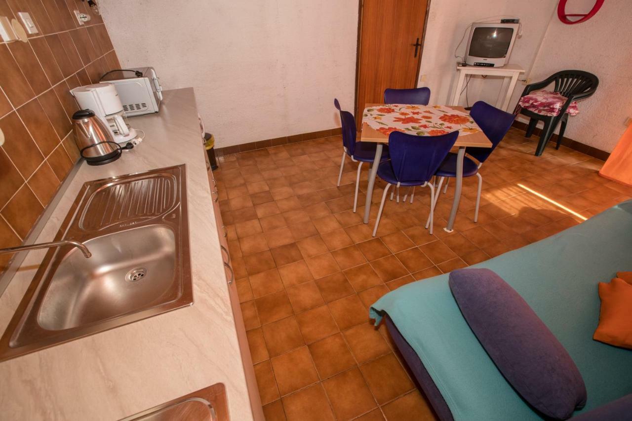 Apartments Renata Kampor Екстериор снимка